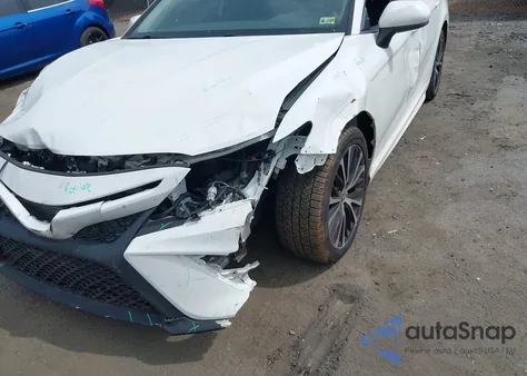 2020 Toyota Camry Se z USA, uszkodzony, nr VIN 4T1G11AK2LU359098